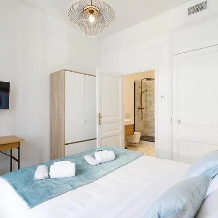 Modern & Stylish Prestige 3 Bedroom With Ac & Balcony Cannes
