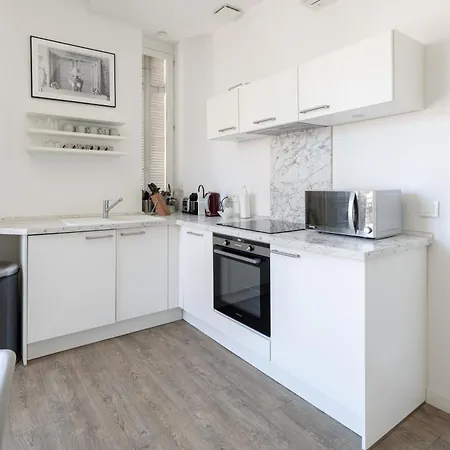 Modern & Stylish Prestige 3 Bedroom With Ac & Balcony Appartement Cannes