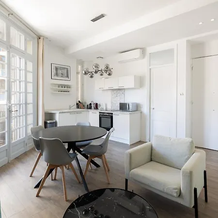 Modern & Stylish Prestige 3 Bedroom With Ac & Balcony