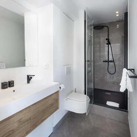 Appartement Modern & Stylish Prestige 3 Bedroom With Ac & Balcony Cannes