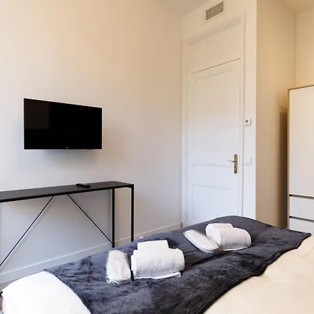 Διαμέρισμα Modern & Stylish Prestige 3 Bedroom Apartment With Ac & Balcony *