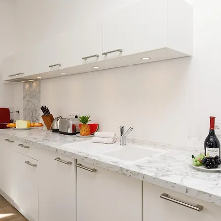 Modern & Stylish Prestige 3 Bedroom Apartment With Ac & Balcony * Κάννες
