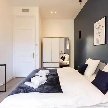 Modern & Stylish Prestige 3 Bedroom Apartment With Ac & Balcony Διαμέρισμα Κάννες